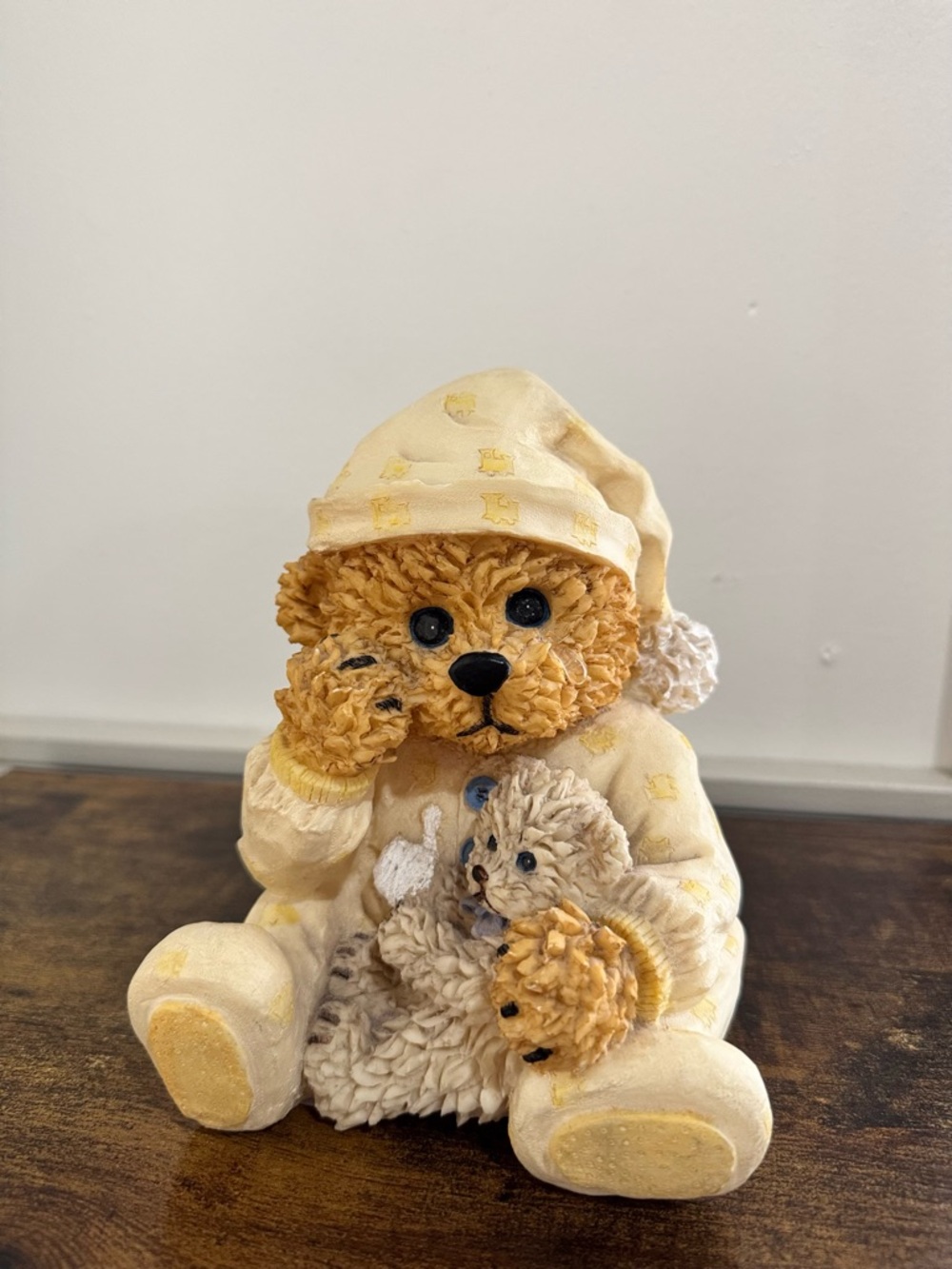 Vintage Young's Inc. Crying Teddy Bear Resin Figurine/Bank –